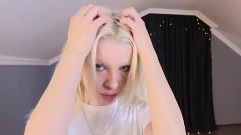 Milena online show from February 27, 2026, 9:09 am