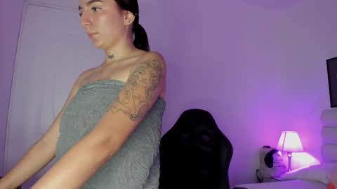 mari_salgado online show from December 22, 2024, 2:16 pm