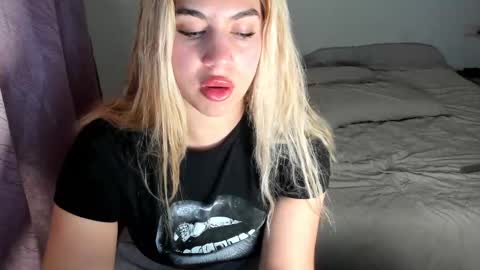 Snapshot of maria_mad chatting on November 13, 2025, 10:52 pm Itslablonde online show from November 13, 2025, 10:52 pm