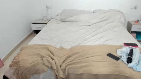 Itslablonde online show from November 22, 2025, 1:15 am