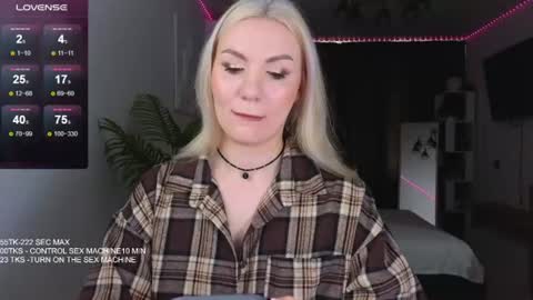 maria_shy_lii online show from June 16, 2026, 9:23 am