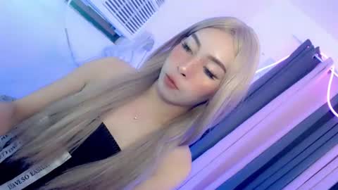 Snapshot of mariah_monroex chatting on July 19, 2026, 4:27 am Mariah monroexs Blow and Free Webcam online show from July 19, 2026, 4:27 am