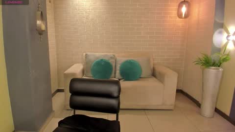 MARIA HERRERA  online show from October 30, 2025, 11:05 pm