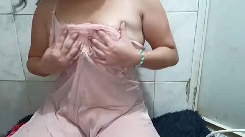 marialuzhot143 online show from June 4, 2026, 5:35 am