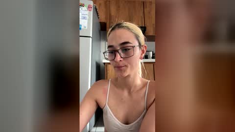 mariam_arango online show from March 17, 2026, 3:59 pm