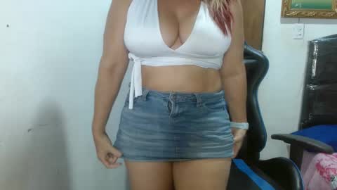 mariana995649 online show from January 12, 2025, 11:15 pm