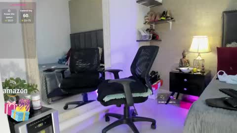 Snapshot of mariana_c chatting on September 17, 2025, 3:03 pm Mar y online show from September 17, 2025, 3:03 pm