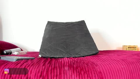 Snapshot of mariana_preciado chatting on February 8, 2025, 10:39 am Mariana Preciado online show from February 8, 2025, 10:39 am