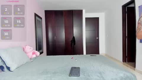 MARIANA Y VALENTINA online show from March 3, 2026, 11:05 am