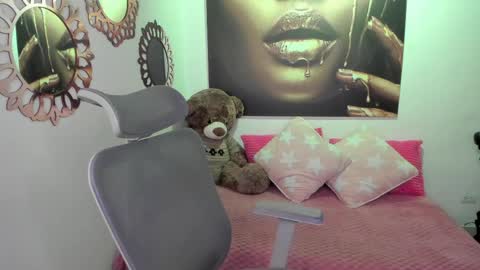 Snapshot of marianalopez81 chatting on June 6, 2026, 11:53 pm Mariana Lopez online show from June 6, 2026, 11:53 pm