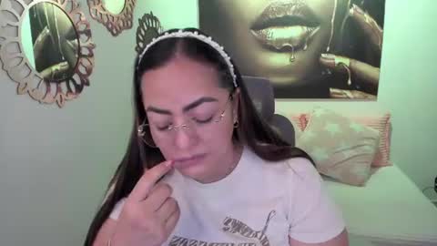 Snapshot of marianalopez81 chatting on June 18, 2026, 10:36 pm Mariana Lopez online show from June 18, 2026, 10:36 pm