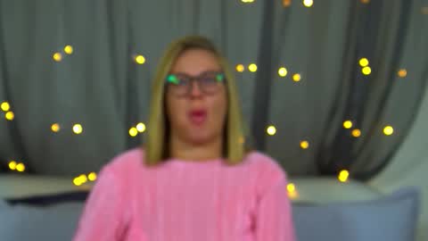 Maria online show from November 30, 2025, 6:23 pm