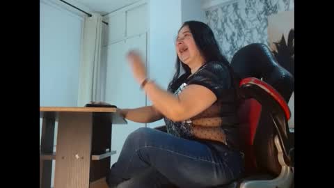 Snapshot of mariani_smith chatting on September 30, 2025, 12:43 pm Mariani online show from September 30, 2025, 12:43 pm