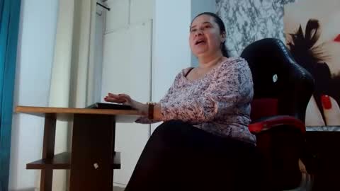 Snapshot of mariani_smith chatting on October 14, 2025, 12:06 pm Mariani online show from October 14, 2025, 12:06 pm