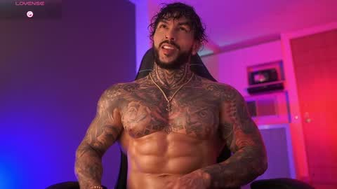 Snapshot of mariano_costa chatting on October 26, 2025, 4:40 am Mariano Costa online show from October 26, 2025, 4:40 am