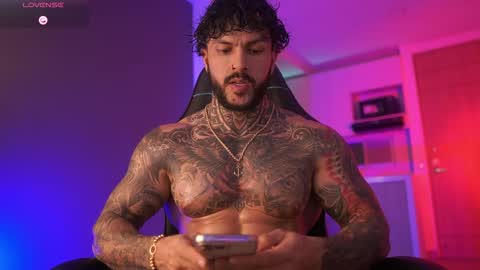 Snapshot of mariano_costa chatting on October 29, 2025, 4:15 am Mariano Costa online show from October 29, 2025, 4:15 am