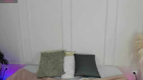 Maria Pettit online show from February 11, 2026, 11:04 am