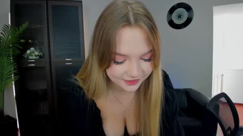 Snapshot of mariarobinsone chatting on October 4, 2025, 11:41 am mariarobinsone online show from October 4, 2025, 11:41 am