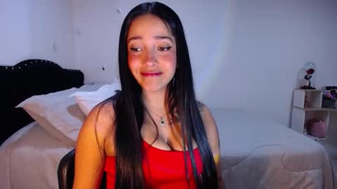 Nicolle online show from October 4, 2025, 7:39 am