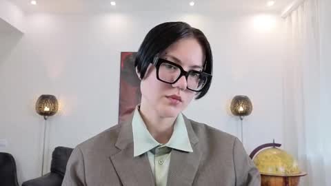 Marie Fitch online show from May 1, 2026, 3:55 am