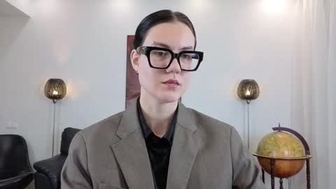 Marie Fitch online show from May 2, 2026, 2:05 am
