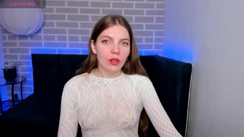 Snapshot of marie_reyes_ chatting on October 17, 2025, 1:42 am Mary 3 online show from October 17, 2025, 1:42 am