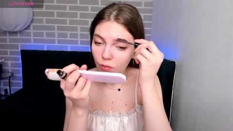 Snapshot of marie_reyes_ chatting on October 19, 2025, 1:39 am Mary 3 online show from October 19, 2025, 1:39 am