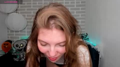 Snapshot of marie_reyes_ chatting on October 21, 2025, 1:50 am Mary 3 online show from October 21, 2025, 1:50 am