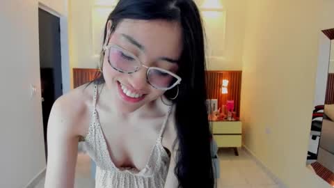 MARIE  online show from March 30, 2026, 12:39 pm