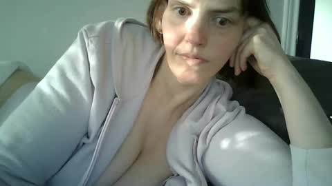 Snapshot of mariejojo chatting on December 2, 2025, 2:56 pm Mariejojo online show from December 2, 2025, 2:56 pm