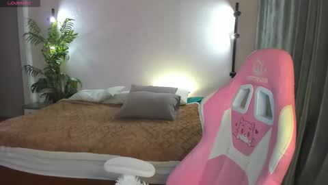 Mariel online show from November 3, 2025, 12:57 am