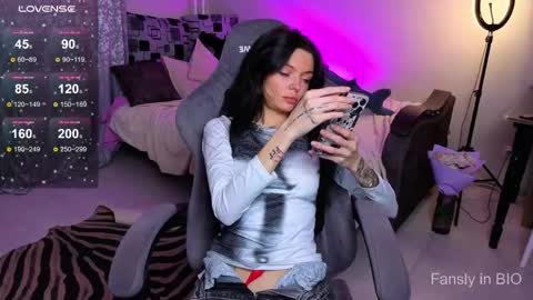 Snapshot of mariella__adams chatting on May 25, 2026, 5:52 pm Maria online show from May 25, 2026, 5:52 pm
