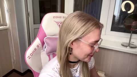 Hey Im Ash  I think together we can hit first 10 thumbs up online show from February 28, 2026, 7:53 am