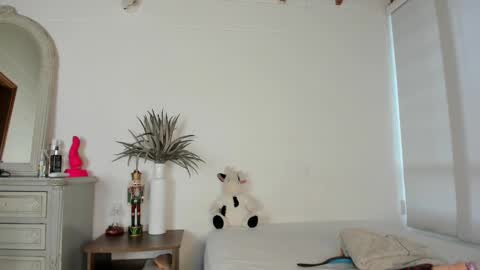 Marihana online show from February 26, 2025, 10:42 pm