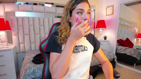 mariiahneedles online show from February 5, 2025, 5:20 am