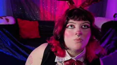 mariiana_velezz online show from February 11, 2026, 8:47 pm