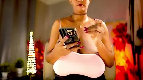 Nikita - Scroll down and read my bio please. New Pictures in Bio online show from April 4, 2026, 7:17 am