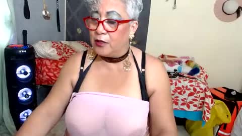 Marilin carolina online show from July 4, 2026, 8:04 pm