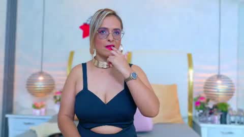 Marilyn Vega online show from June 26, 2026, 9:41 pm