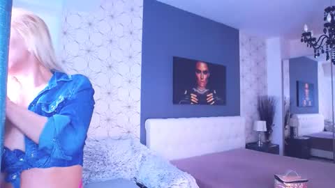 Snapshot of marimais chatting on October 6, 2025, 7:17 am Mary Mais online show from October 6, 2025, 7:17 am