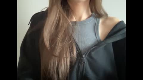 Marina online show from March 10, 2025, 2:48 pm