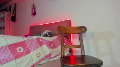 Snapshot of mariposahorny chatting on February 18, 2026, 6:15 pm Nathaly online show from February 18, 2026, 6:15 pm