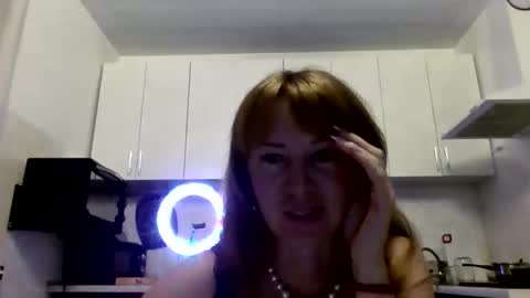 mariza_love359092 online show from February 22, 2026, 9:24 pm