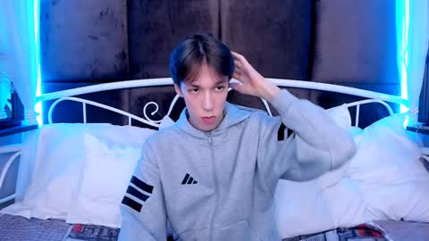 Mark online show from October 4, 2025, 4:05 pm