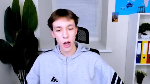 Mark online show from December 5, 2025, 3:52 pm