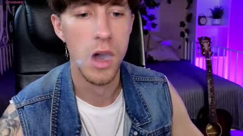 mark_caron online show from October 17, 2025, 8:33 pm