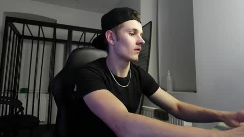 MARK KARSON online show from September 30, 2025, 6:57 pm