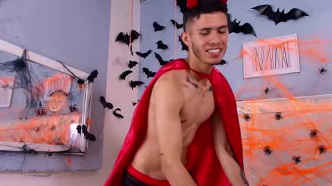 Snapshot of mark_pirs chatting on October 31, 2025, 10:55 pm Mark Pirs online show from October 31, 2025, 10:55 pm