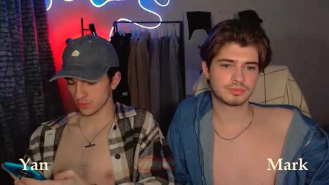 Mark online show from October 24, 2025, 3:52 pm