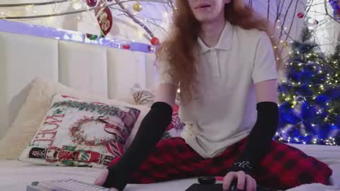 Mark online show from December 17, 2025, 3:40 pm